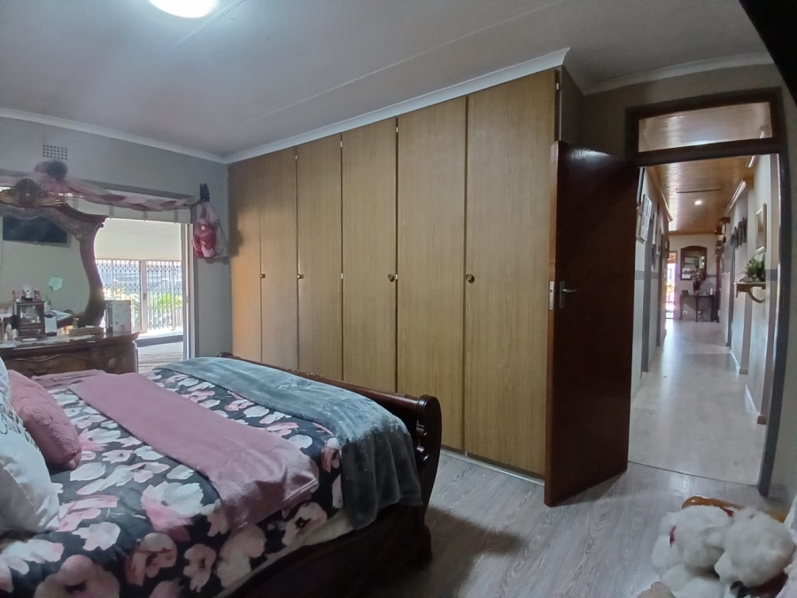 4 Bedroom Property for Sale in Vaalpark Free State